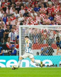 杏彩体育-愤怒的梅西？受伤的梅西？还是那个超神的梅西！