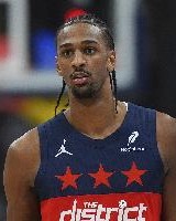 这是中锋数据？萨尔19中6&amp;三分7中1&amp;罚球9中3 得16分5板2助1断3帽