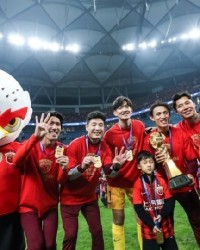 杏彩体育-36岁海港老将吕文君退役，挂帅一生一世队|上海海港|上观新闻|陈华_新浪体育_新浪新闻